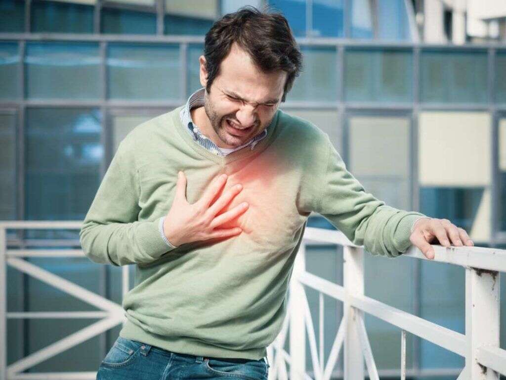 Heart Attack In Men 10 Signs Of A Heart Attack In Men