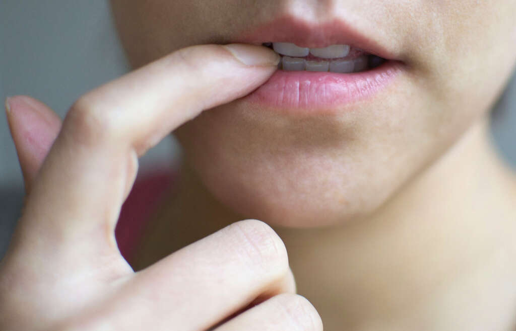 Dermatophagia